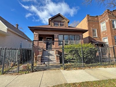 938 N Leamington Ave, Chicago, IL, 60651