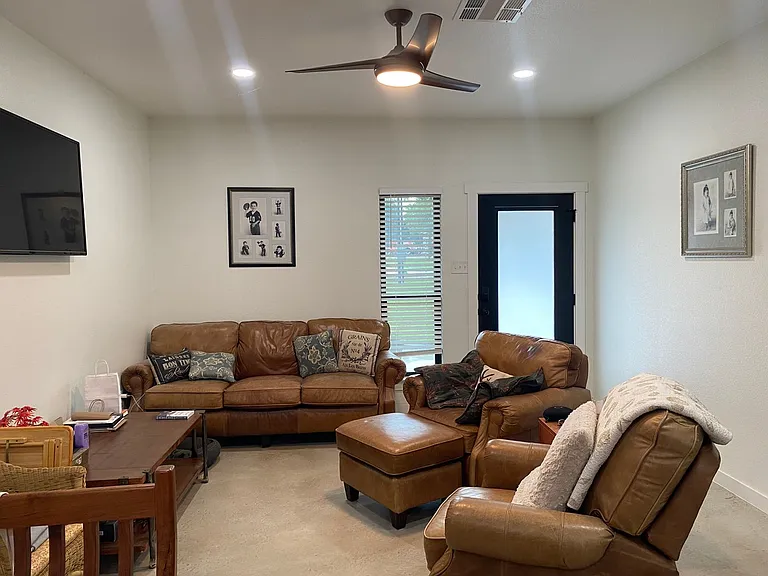 13172 Harbor Dr — Photo 3