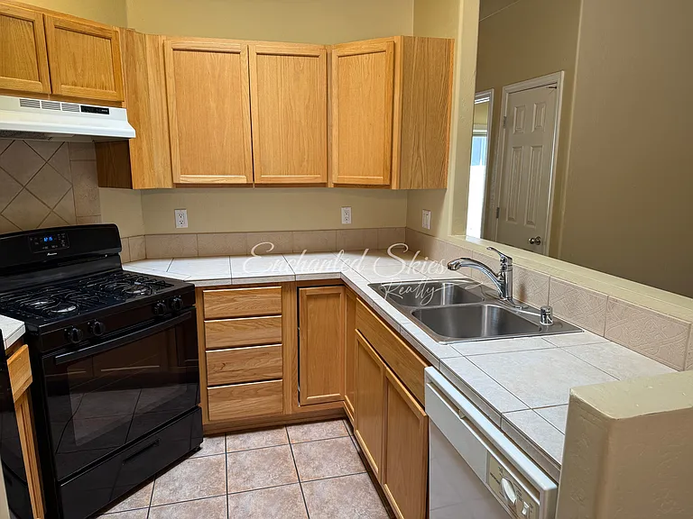 3051 Southern Blvd SE #B — Photo 11