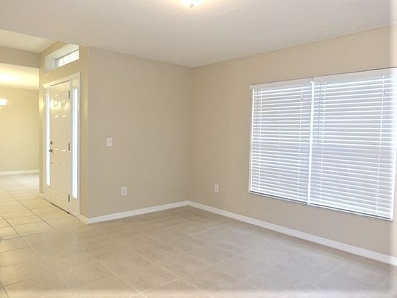 3rd image of 1702 SW Penrose Ave