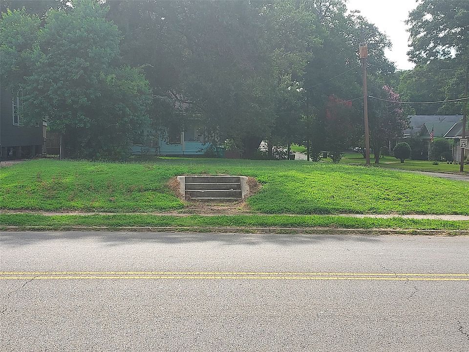 1st image of 2029 Highland Ave