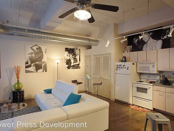 3rd image of 3030 E 63rd St APT 102