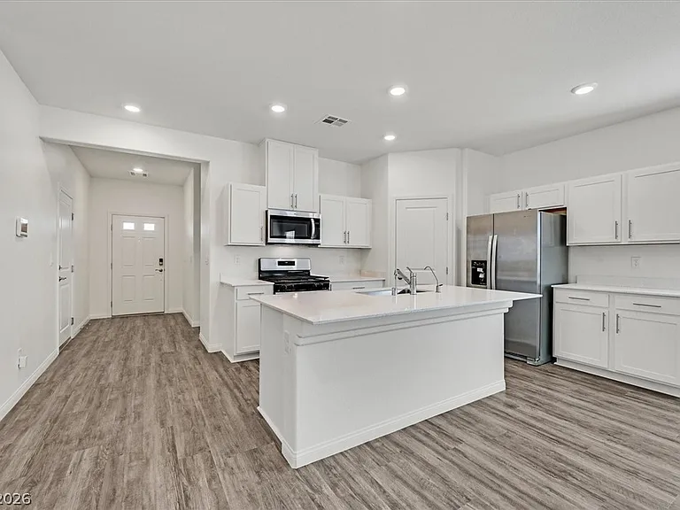 7451 Mason Springs Ave — Photo 2
