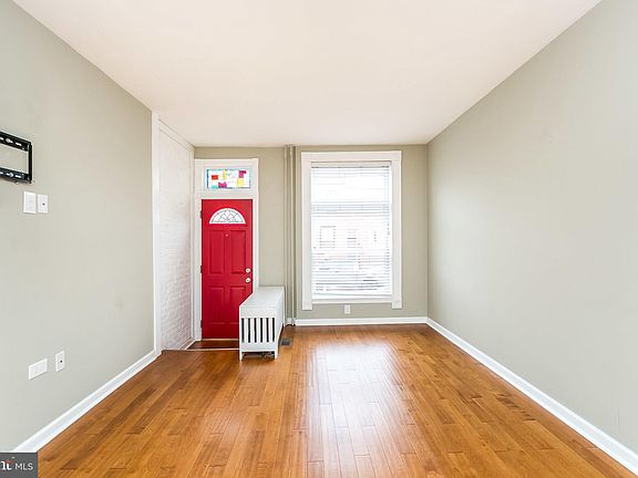 4th image of 1315 Webster St