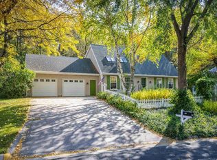 5201 Falling Leaves Ln, Mc Farland, WI 53558