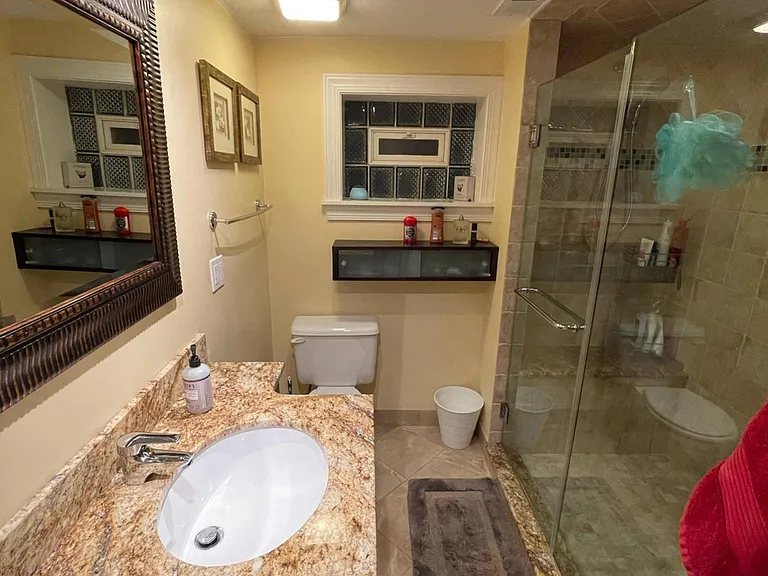7512 W Winnemac Ave — Photo 13