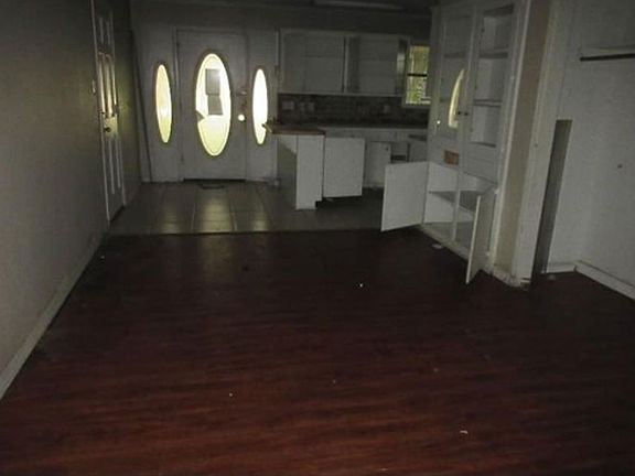 3rd image of 1603 Shady Ln