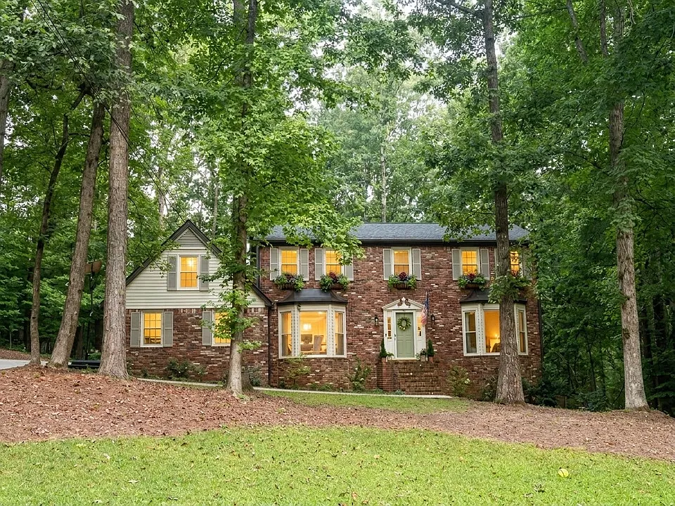 1225 Ridgefield Dr
