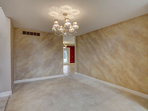 4th image of 4475 Wintergreen Dr