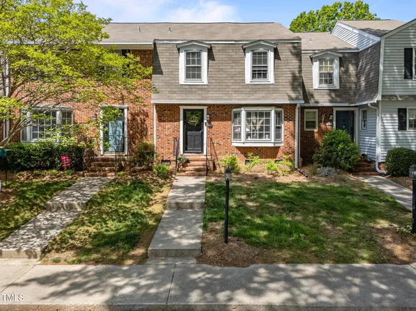 1020 Randolph Ct, Cary, NC 27511