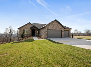 327 Sunset Dr, Saddlebrooke, MO 65630