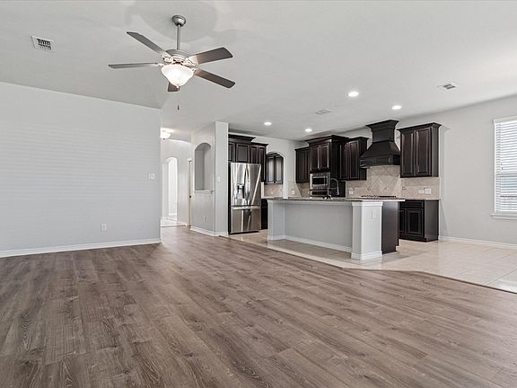 5th image of 1017 Lavender Dr
