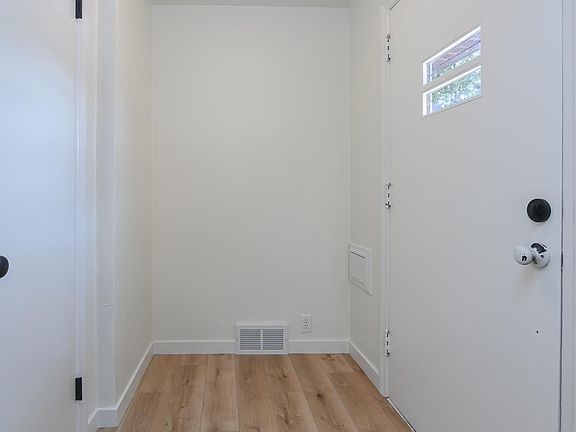 3rd image of 1908 Columbus St