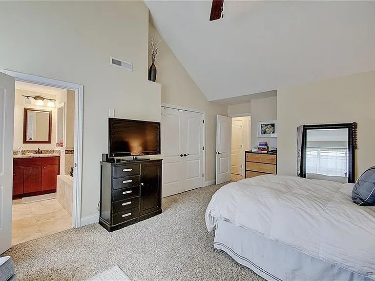 333 Alden Way — Photo 15