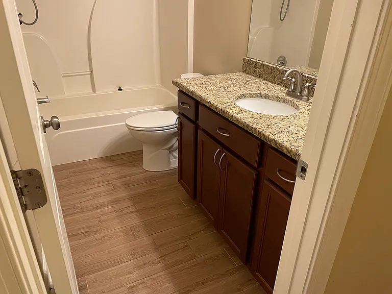 1003 S Maple St — Photo 13