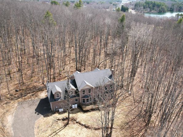 25 Lake Grove Lane, Auburn, ME 04210