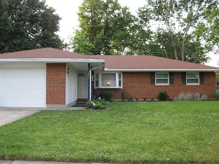 1st image of 207 Silverstone Dr