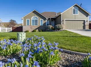903 Indian Heaven Ct, Yakima, WA 98901