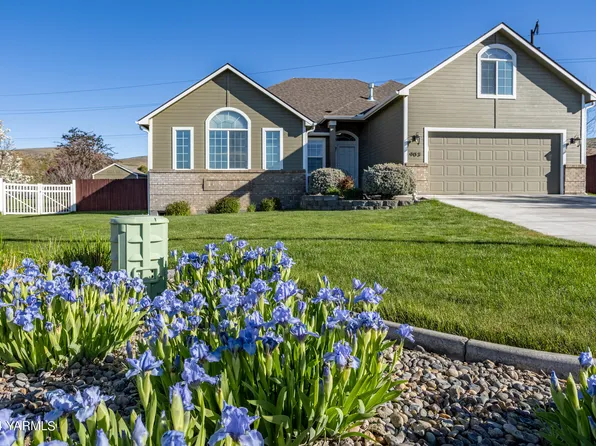 903 Indian Heaven Ct, Yakima, WA 98901