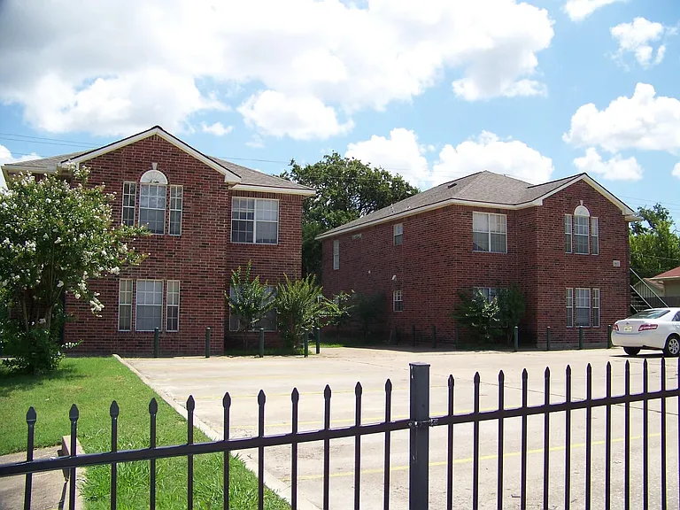 3901 College Main St #B — Photo 3