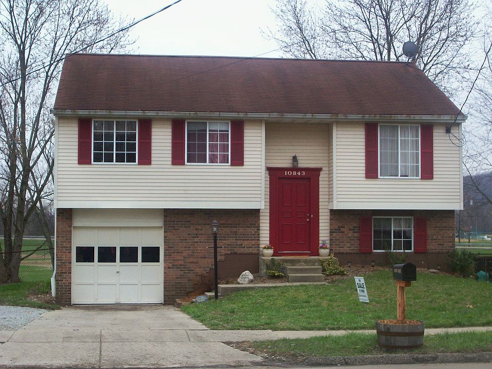 3 bedroom/2 bath bi-level home