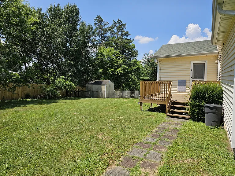 605 Waterford Dr — Photo 13