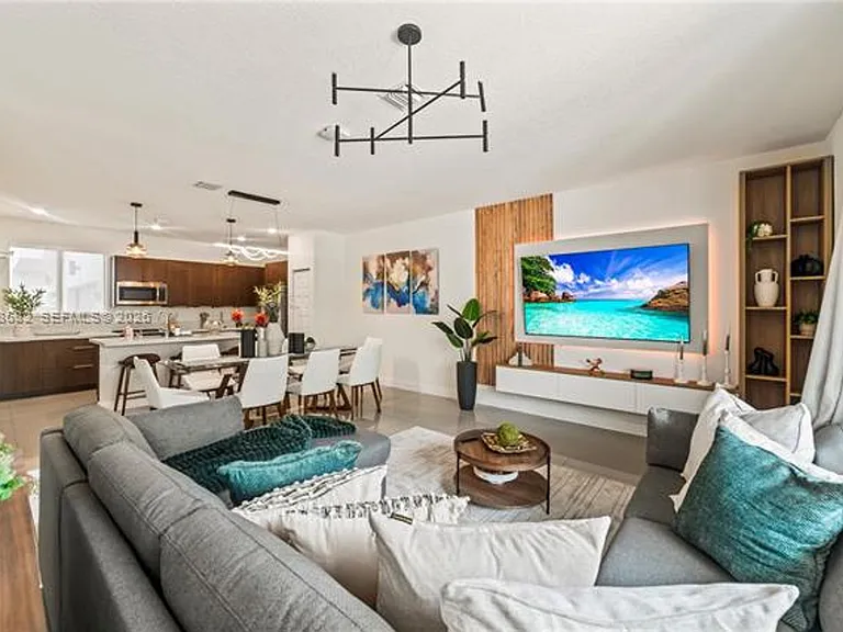 4741 NW 84th Ave #Townhouse 4741 — Photo 9