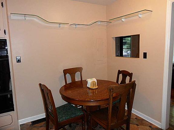 5th image of 1106 Pinehurst Dr SE