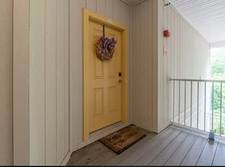 908 Southmoor Dr Unit 305, Virginia Beach, VA 23455