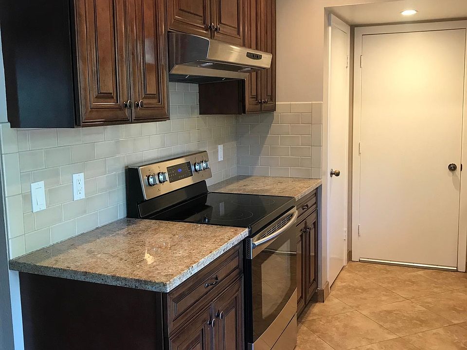 1st image of 1674 Naomi Ct