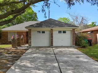 2205 Buchanan Dr, Baytown, TX 77520