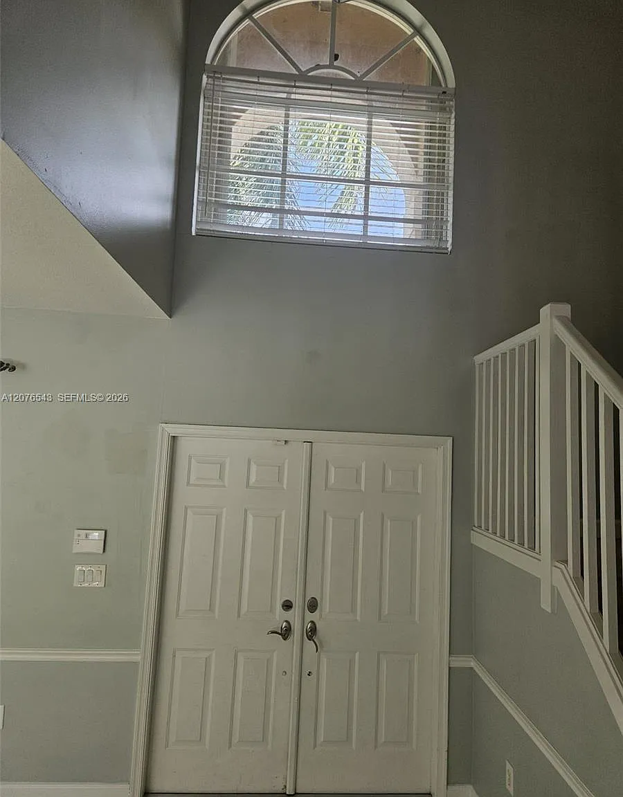4 bed, 2666 sqft, $5,400 — Photo 4