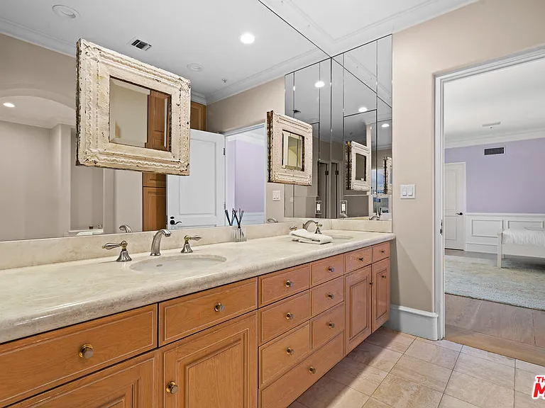 7160 Dume Dr — Photo 20