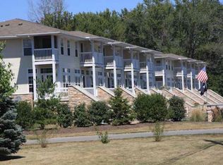 214 Beachwalk Trl, Luna Pier, MI 48157