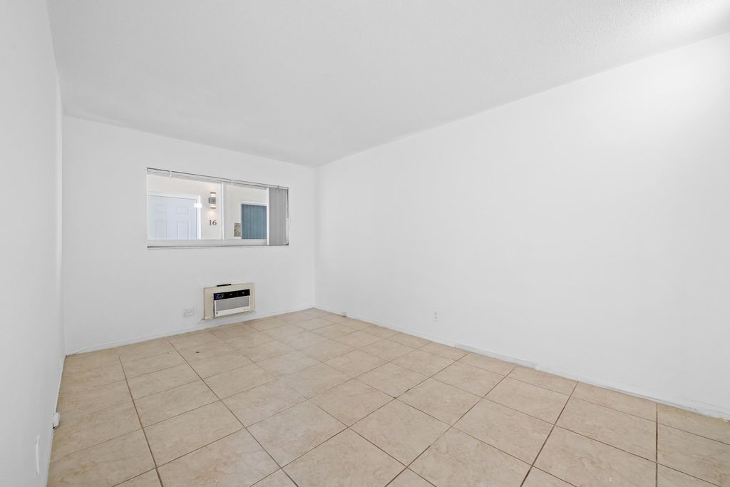 2601 NE 1st Street #17, photo 8