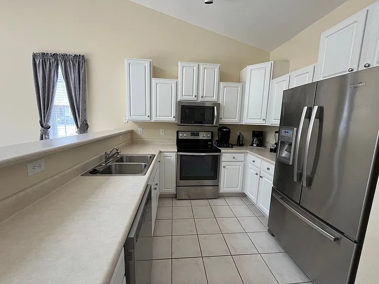 5006 Carleton Dr #113 — Photo 4