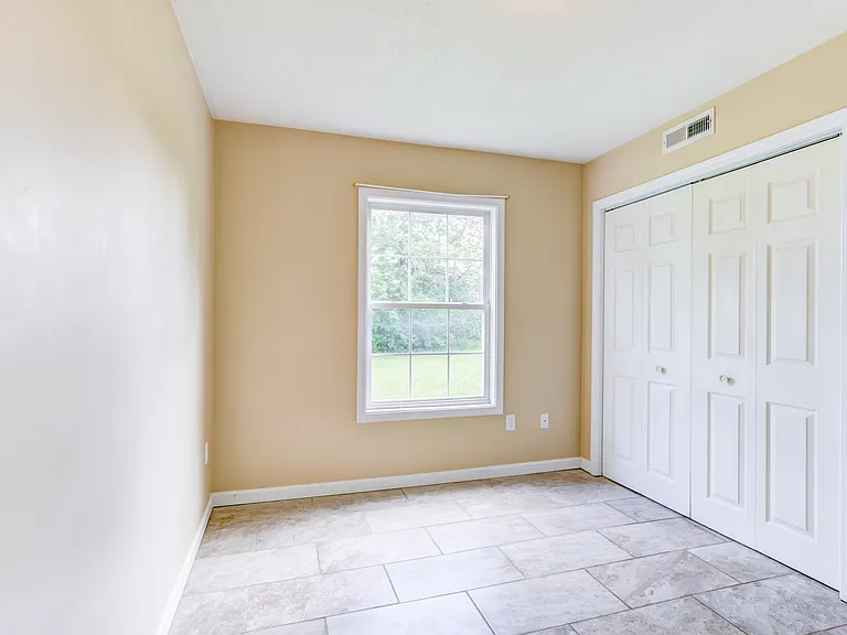 13 W Chestnut St — Photo 18