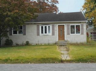 284 15th St, West Babylon, NY 11704