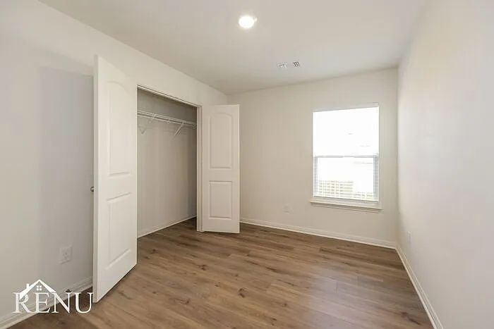 308 Crescent Park Dr — Photo 13