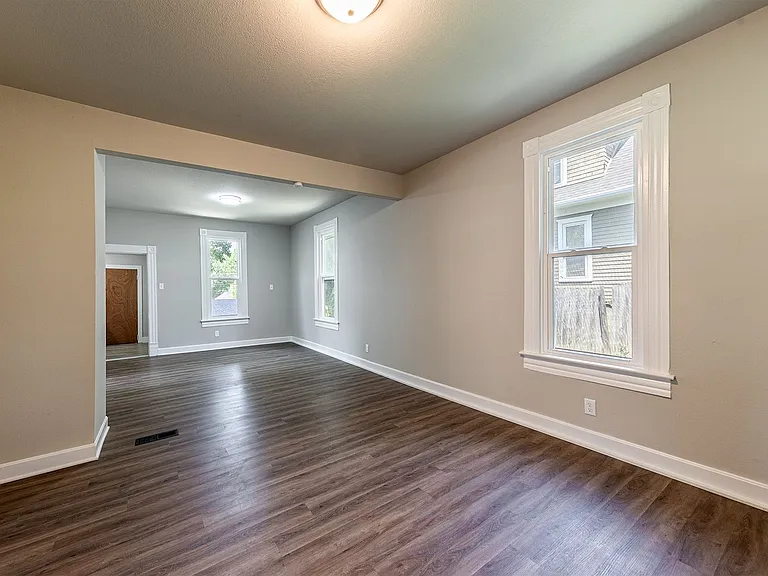 2905 Olive St — Photo 2