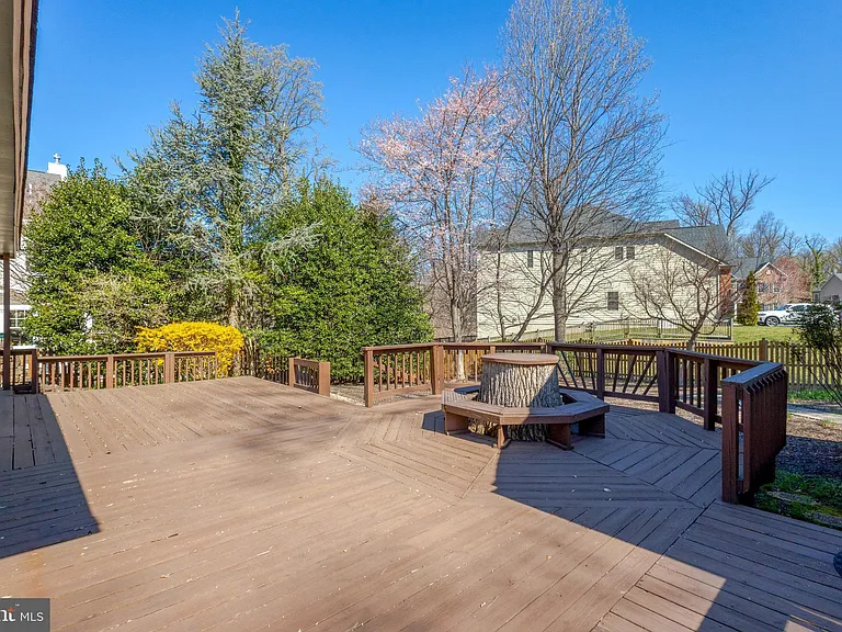 2031 Hillside Dr — Photo 47
