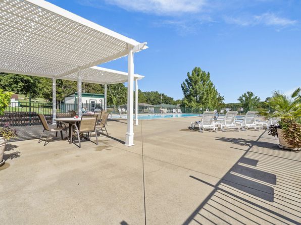 202 Twin Island Drive, Blue Eye, MO 65611