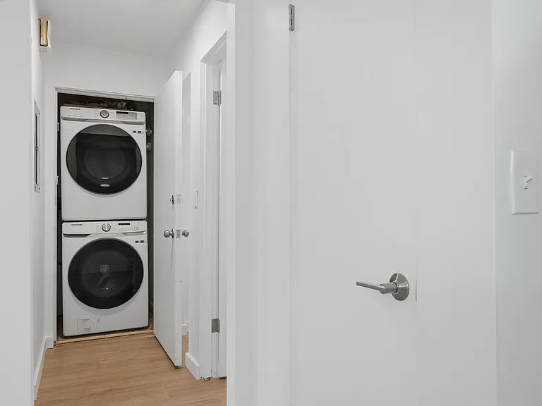 Loyal Heights Apartments — Photo 15