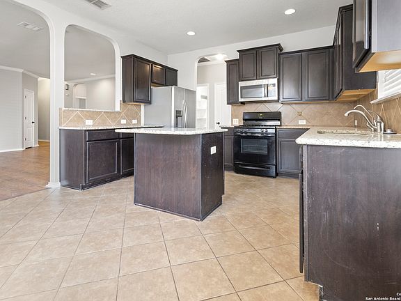 3rd image of 12131 SUGARBERRY WAY