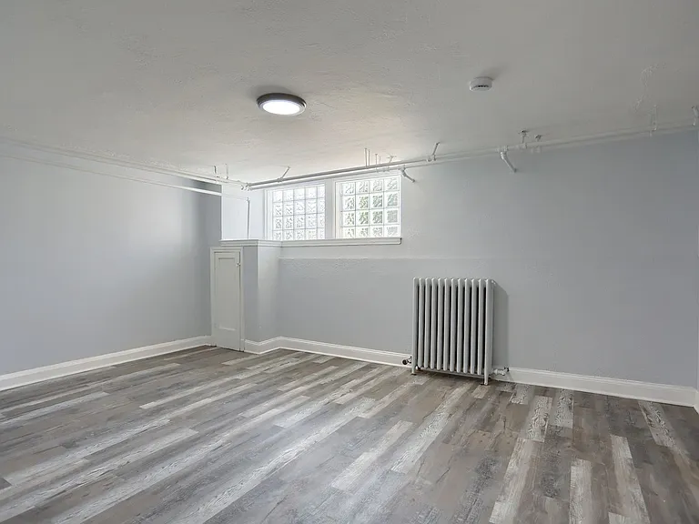 1323 N Kenwood Ave — Photo 7