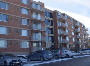 2200 S Stewart Ave APT 4C, Lombard, IL