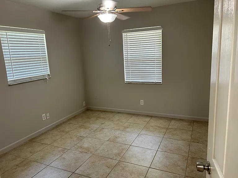6128 16th Ln NE — Photo 16