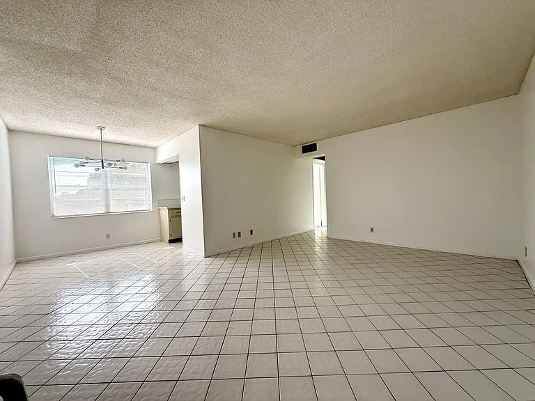9 Hastings E #9-A — Photo 1