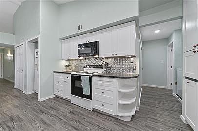 4th image of 4011 Owen Ln #1E-689722