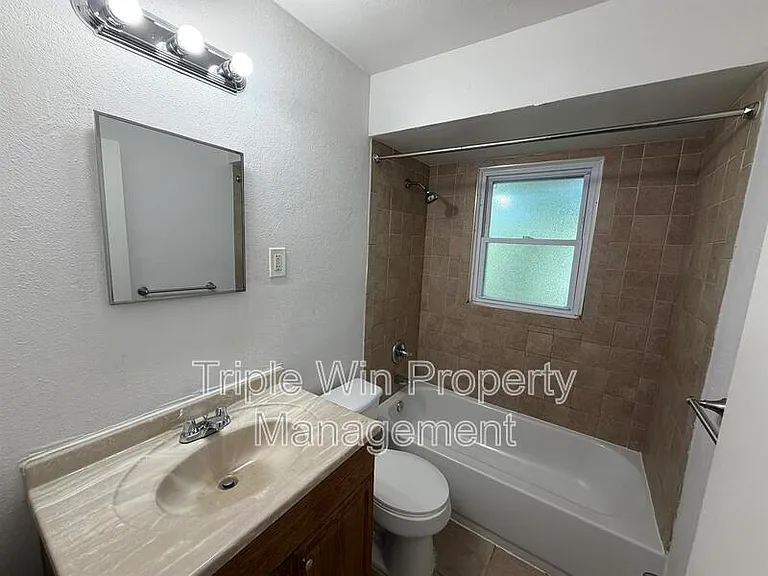 6801 Knoll Ave — Photo 15